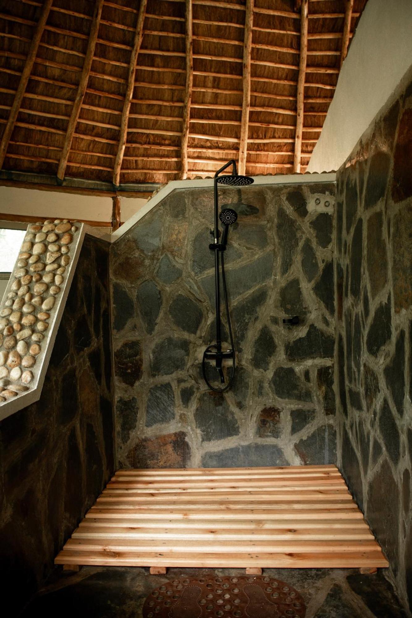 Embogo Safari Lodges Katoke エクステリア 写真